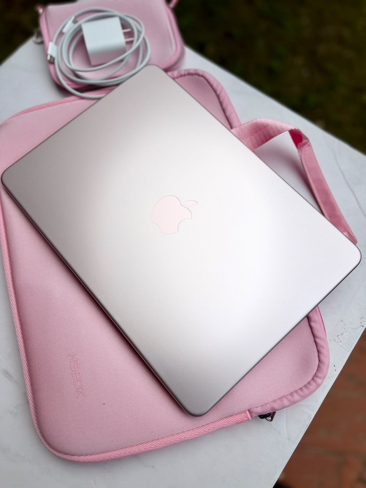 Macbook Neo PINK, 512GB + ESTUCHE