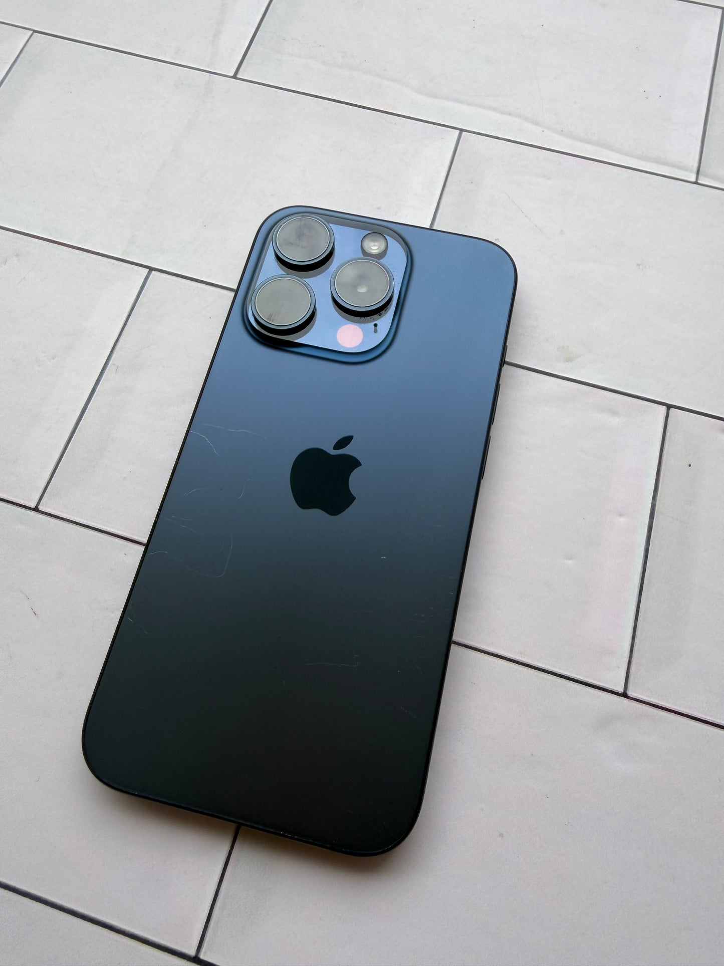 iPhone 15 Pro - 256GB, 82%, esim