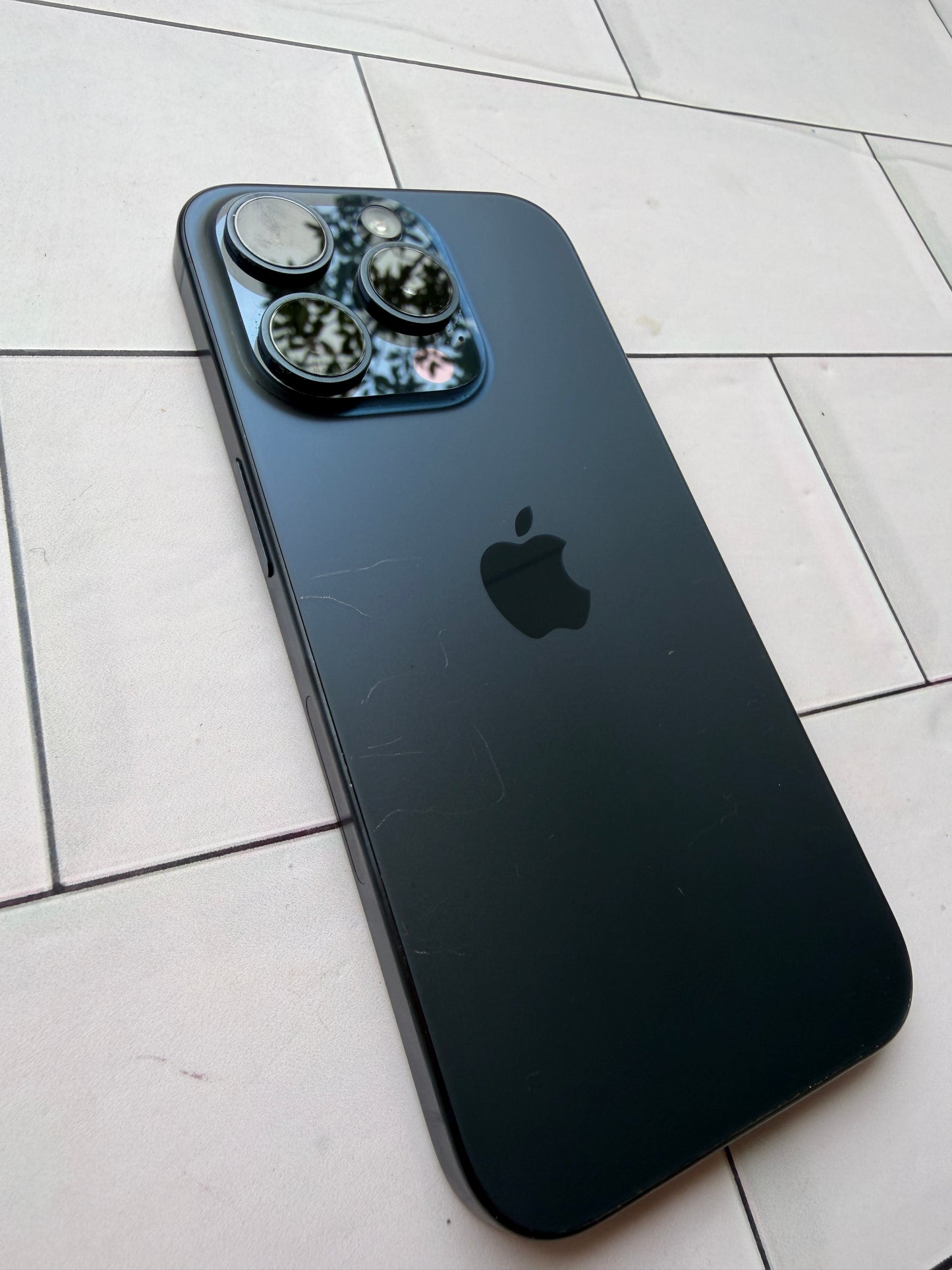 iPhone 15 Pro - 256GB, 82%, esim