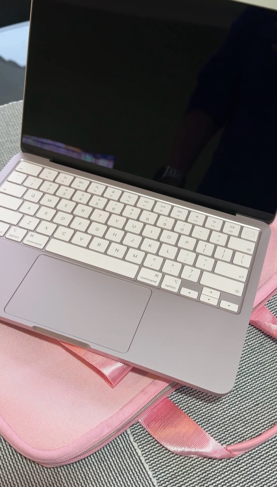Macbook Neo PINK, 512GB + ESTUCHE